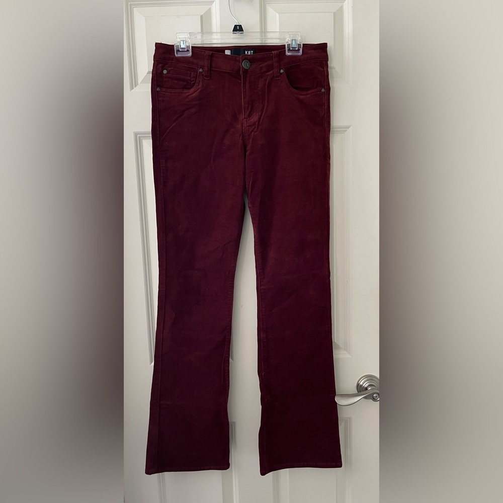 Women’s Kut from the Kloth Karen Corduroy Baby
Bootcut pants Burgundy Wine 8